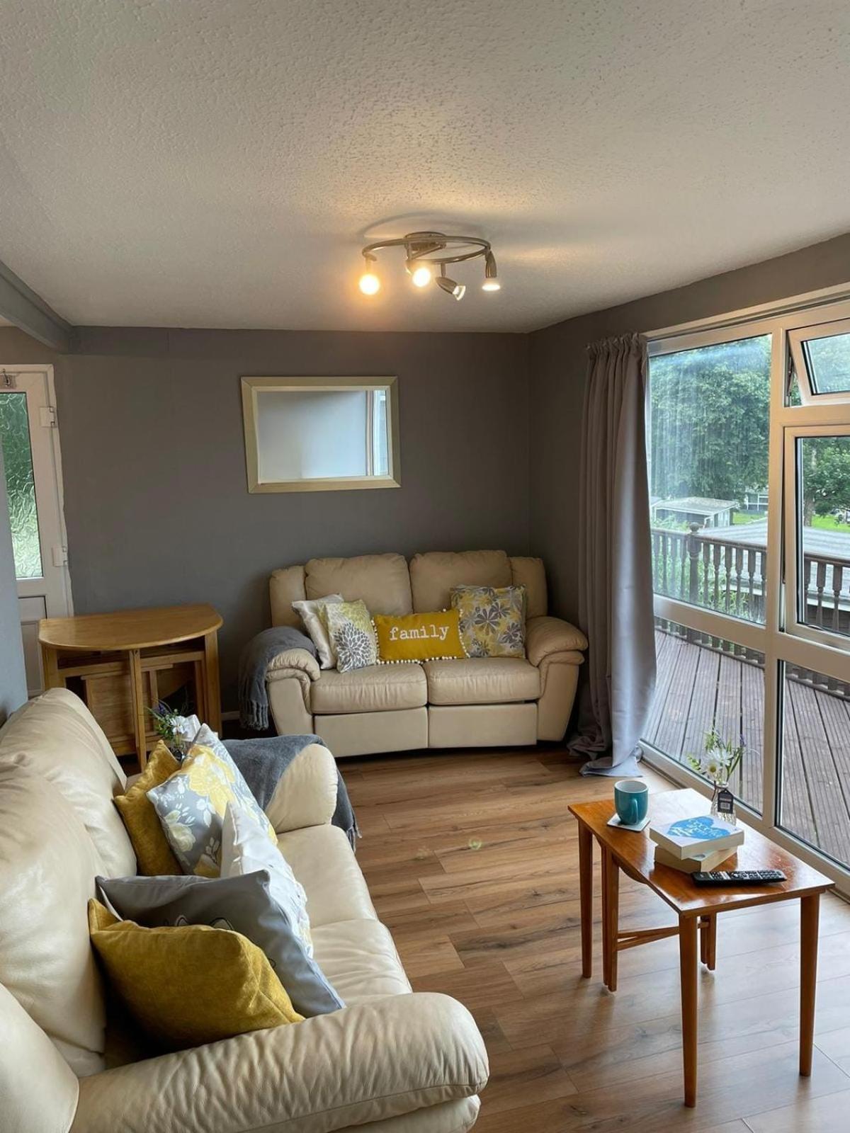 180 River View Cabin Caeathro エクステリア 写真